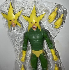 Marvel Legends MARVEL’S ELECTRO 6″ Figure Friendly Neighborhood Spider-Man SDCC