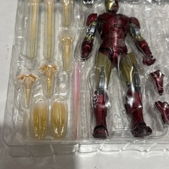 SH Figuarts Iron Man Mark 6 BATTLE DAMAGE EDITION Bandai INCOMPLETE MISSING PCS