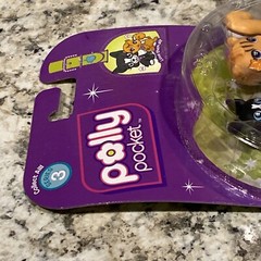 Polly Pockets sparklin pets series 3 new in package sealed dog and cat