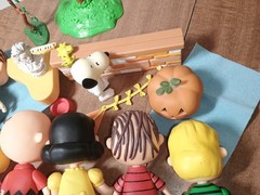 Peanuts Action Figure Lot Charlie Brown Kite Eating Tree Woodstock 2002 PVC