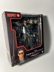 NEW MAFEX No.176 T-800 (The Terminator Ver.) Action Figure US seller