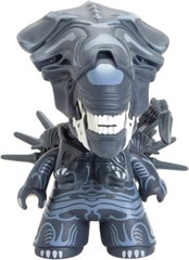 Titans Aliens Limited Edition Glow-in-the-Dark 6.5″ Alien Queen Vinyl Figure New