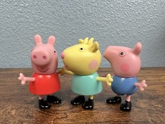 Brand New: Rare Gabrielle Goat (Italian), Free Gifts Peppa & George