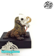 Wild International Staring Marathon Komodo Dragon Doctor CHI Figures H10CM