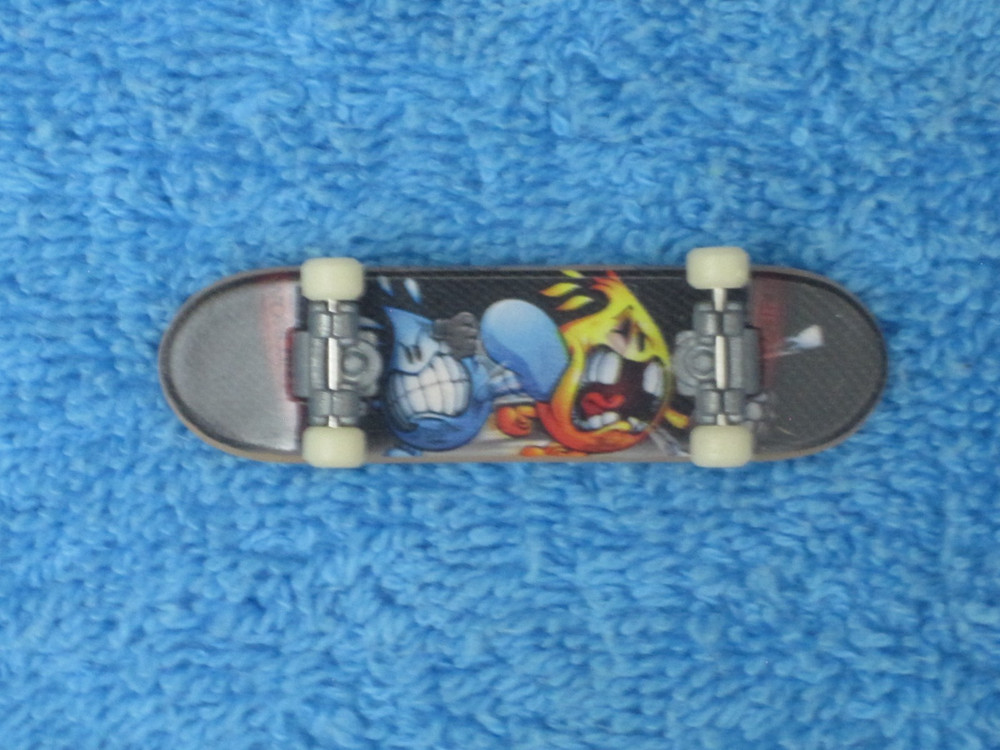 World Industries Tech Deck micro mini 45mm fingerboard skateboard rare vintage