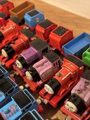 Thomas & Friends Magnetic Metal Die Cast Train Lot Of 75 Engines & Car
