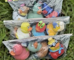 Nickelodeon SpongeBob SquarePants Character Rubber Ducks 3-Pack – Choose