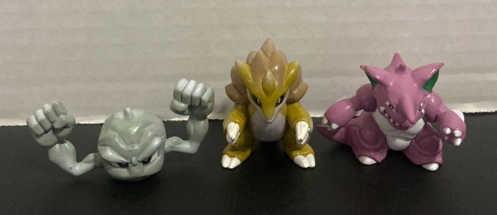 TOMY Nintendo Pokemon Moncolle Figure Toy Geodude Sandslash Nidoking Set/Lot