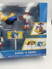 Sonic The Hedgehog Classic Jakks Pacific Sonic vs Fang 2.5″ tall Playset