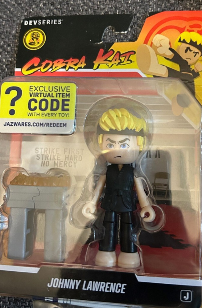 Devseries Cobra Kai Johnny Lawrence 3″ Figure + Virtual Item Code NEW Roblox***