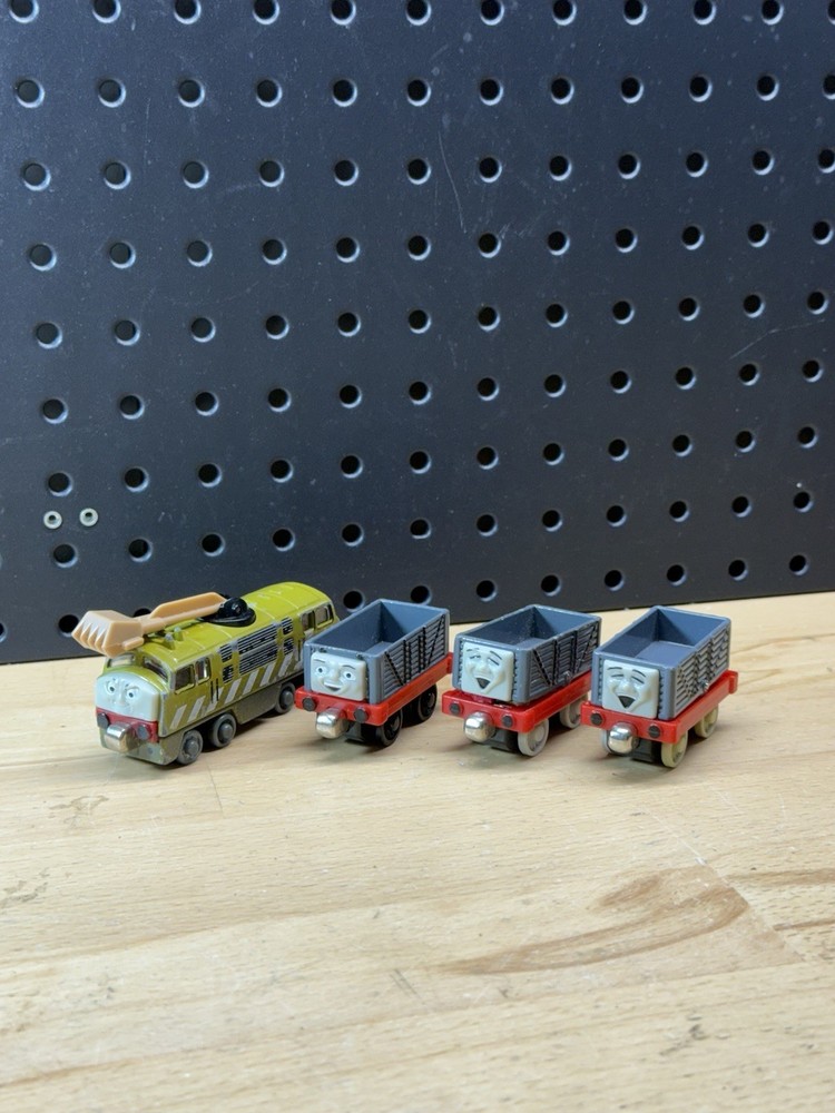 Thomas & Friends Take N Play Train Lot Engine Diesel 10 Troublesome Truck