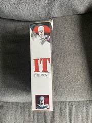 PENNYWISE IT Movie 1990 and 2017 8″ inch Scale Clothed action figures lot sealed