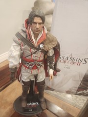 Hot Toys Video Game Master Piece Assassin Creed II Ezio 1/6 Scale Figure