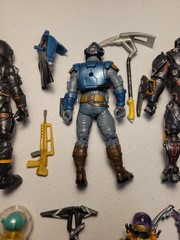 Fortnite 4″ Dark Voyager, The Visitor, The Scientist, Leviathan, Cyclo figures