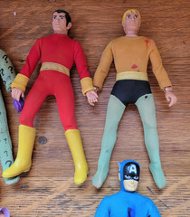 Lot of (14) vintage MEGO figures , solid bodies and accessories – DC, Star Trek+