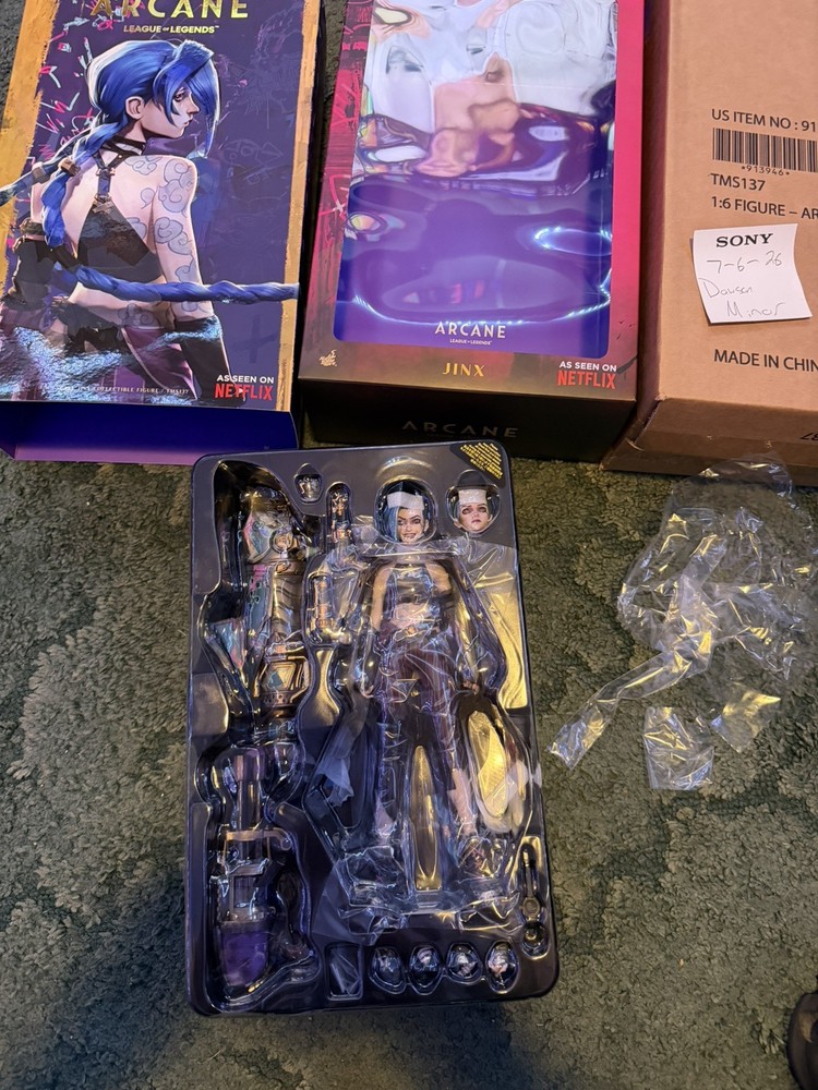 Hot Toys Arcane League of Legends – TMS137 Jinx 1/6th Scale Collectible Figure
