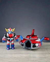 Kaiju One Studio UFO Robot Grendizer Sofubi Set with Base Not Mazinger Z