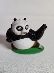 Kung Fu Panda PVC Figure TM & DWA DecoPac Green Base 2.5″ Cake Topper