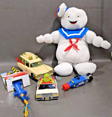 Lot Of Ghostbusters Items Vintage Kenner Ecto-1 Plush Stay Puft Slimer Toys