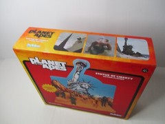 SUPER7 PLANET OF THE APES STATUE OF LIBERTY REACTION PLAYSET NEW SEALED BOX