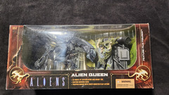 Movie Maniacs 6 ALIENS “Queen Alien” Action Figure Display (MISB-2003)