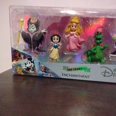NEW Disney 100 Years Of enchantment 8 Figure Set Toy Limited Edition Collection