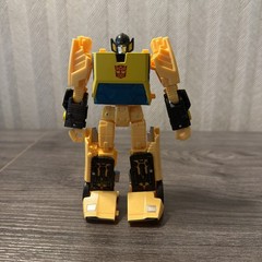 Transformers Generations War for Cybertron: Earthrise Deluxe Class Sunstreaker