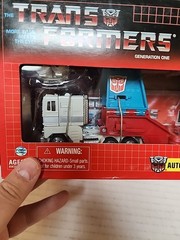 Hasbro Transformers Generation One Commemorative Ultra Magnus Import New