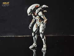 Premium 100mm Sci-Fi Bio-Mechanical Entity – Resin Collectible Figure 1/18 “3.94