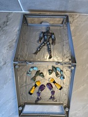 Jakks Pacific 2011 Real Steel Atom Build-n-Battle Action Figure Set – complete +