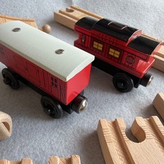 LOT of Vintage Thomas The Train Wooden Railway Tracks 69 Pieces Maron Bridge