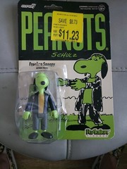SUPER 7 PEANUTS Halloween ReAction Figure FRANKEN SNOOPY NOC Distressed Package