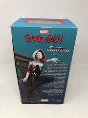 Diamond Select Toys Marvel Gallery: Spider-Gwen PVC Figure