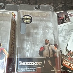 NECA Team Fortress 2 Scout & Medic Boxes Set Video Games 17+