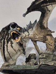 2005 McfarlaneDragons Quest for the Lost King Komodo Clan Dragon Series 1