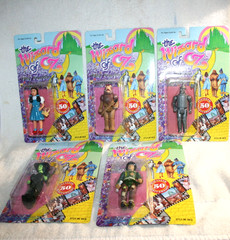 (5) 1988 WIZARD OF OZ FIGURES ON UNOPENED CARDS-HONG KONG