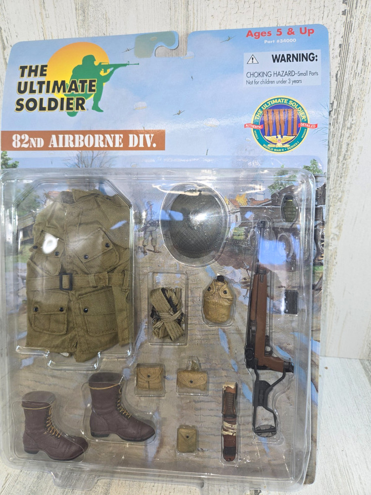 Ultimate Soldier 21st Century 82ND Airborne Div. WWII Series 1 Uniform & Weapons