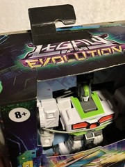 Hasbro Transformers Legacy Evolution Walgreens Excl. Deluxe Class Autobot Medix