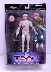 Disney’s Tron (1982) INFILTRATOR FLYNN 7″ Figure Diamond Select TOY NEW