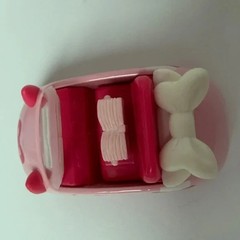 Shopkins Cupcake Truck Cutie Car Play n Display Collector’s Van with Car + Extra