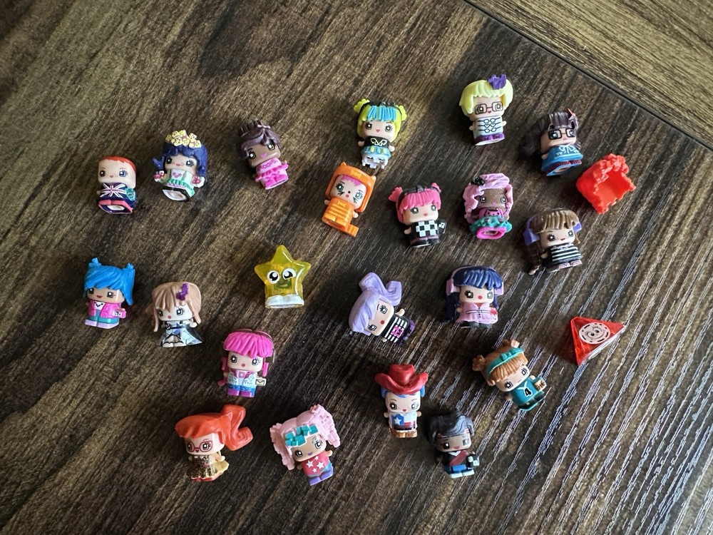 Mattel My Mini MixieQ’s 22 Pieces Mixie Characters Assorted Rare And Common