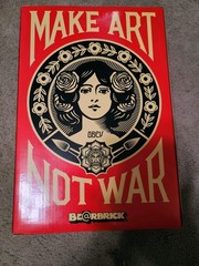 Shepard Fairey Obey x Bearbrick 400% 100% Make Art Not War 2023 Designercon EX