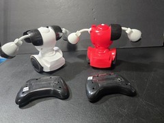 SHARPER IMAGE Remote Control Robot Multiplayer Combat Set Red & White RC Fight
