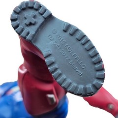 Marvel Avengers Captain America Shield Throwing Action Figure Talking Poseable
