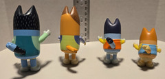 Bluey Mini Figures Family Beach Day 2-3″ Plastic Pre-Owned Loose NO ACCESSORIES