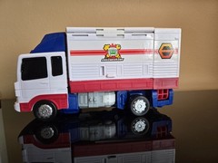 Hello Carbot Iront Transforming Robot Figure