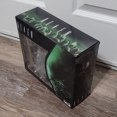 Mezco MDS Alien 1979 Deluxe Xenomorph 7″ Stylized Figure Set PRE-OWNED