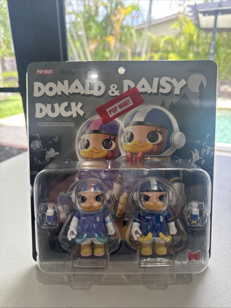 Authentic Pop Mart Mega Space Molly 100% Donald Duck & Daisy Set. Sealed. US