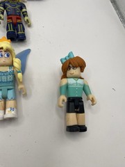 Roblox ROB0363 Series 6 From The Vault 11 Assassin Set Action Figure As Shown