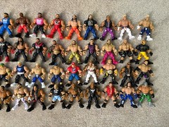 Mattel WWE Knuckle Crunchers lot of 40 figures, 2 Rings, Microphone, Accessories